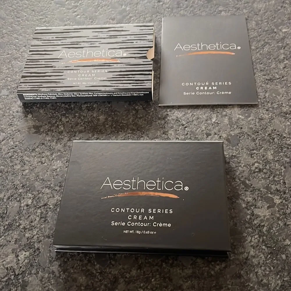 Aesthetica Contour Series Cream Palette comes with detailed instructions